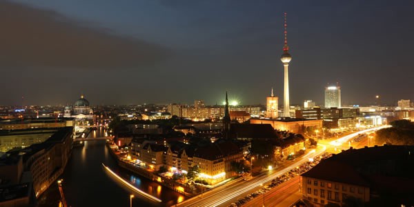 VIAJERO DE LA CIUDAD PERDIDA: BERLIN EN LA NOCHE